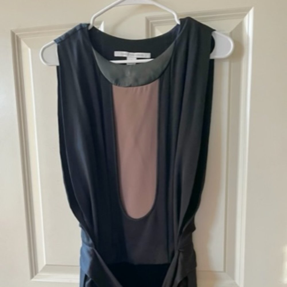DIANE VON FURSTENBERG: WOMENS FASHION DRESS-SIZE 2